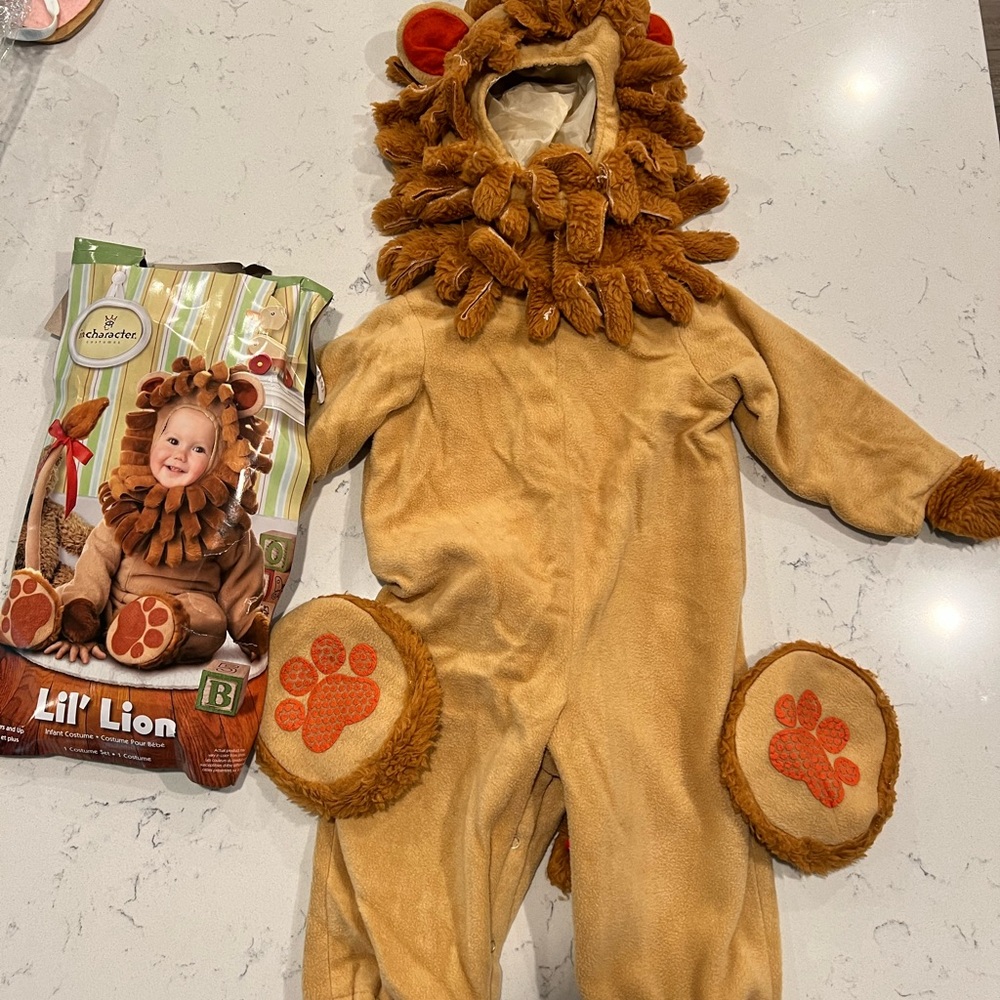 Baby Lion Costume, size 18-24M